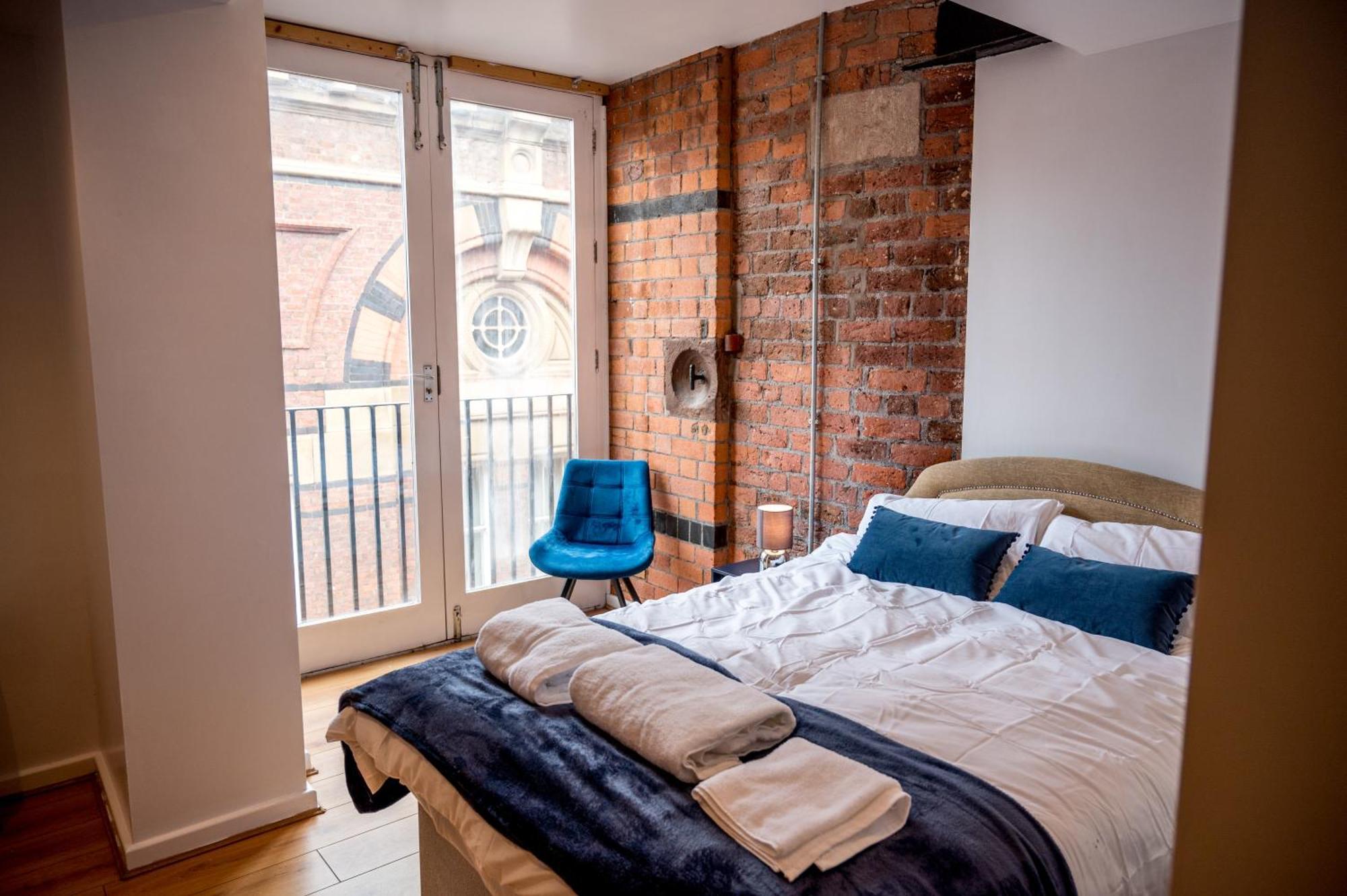 Cavern Quarters, Beautiful Two Bedroom City Centre Apartment By Garudy Serviced Apartments And Short Lets - Perfect For Longer Stays リヴァプール エクステリア 写真
