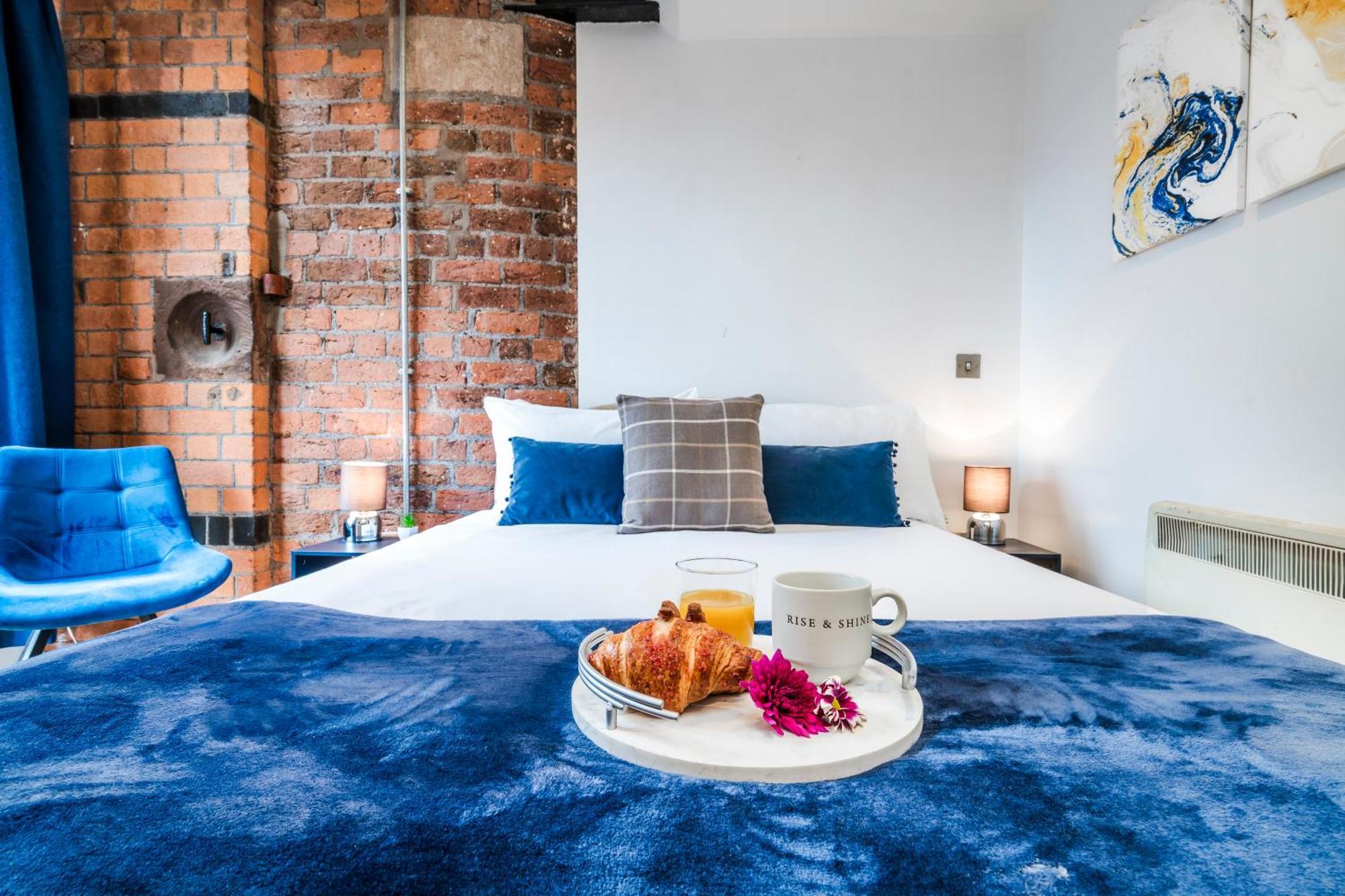 Cavern Quarters, Beautiful Two Bedroom City Centre Apartment By Garudy Serviced Apartments And Short Lets - Perfect For Longer Stays リヴァプール エクステリア 写真