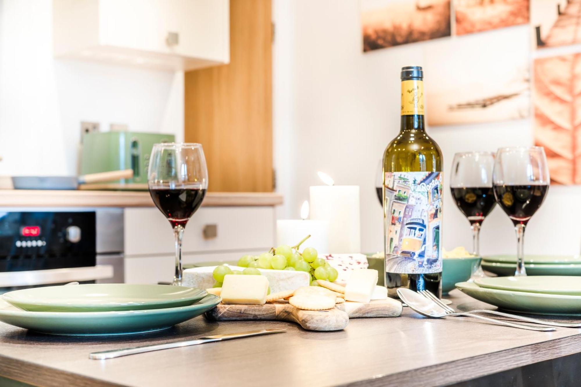 Cavern Quarters, Beautiful Two Bedroom City Centre Apartment By Garudy Serviced Apartments And Short Lets - Perfect For Longer Stays リヴァプール エクステリア 写真